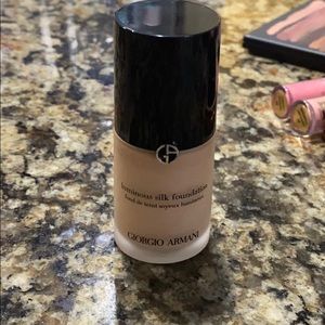 Giorgio Armani luminous Silk foundation